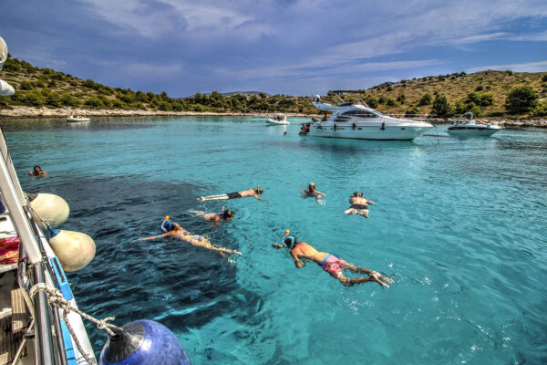 Hvar boat trip DK EVENTS DMC group services